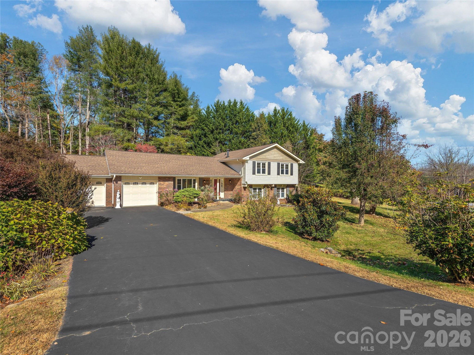 142 Twin Lakes Drive - Photo 2