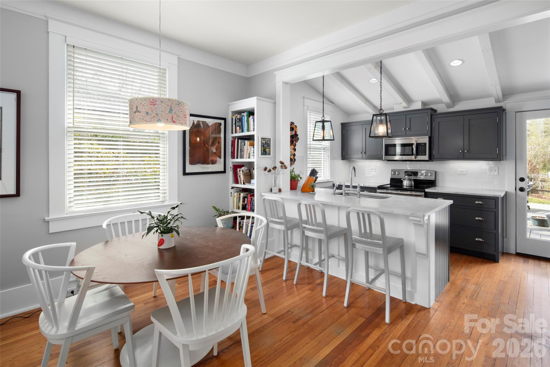 1717 Clairmont Drive - Photo 3