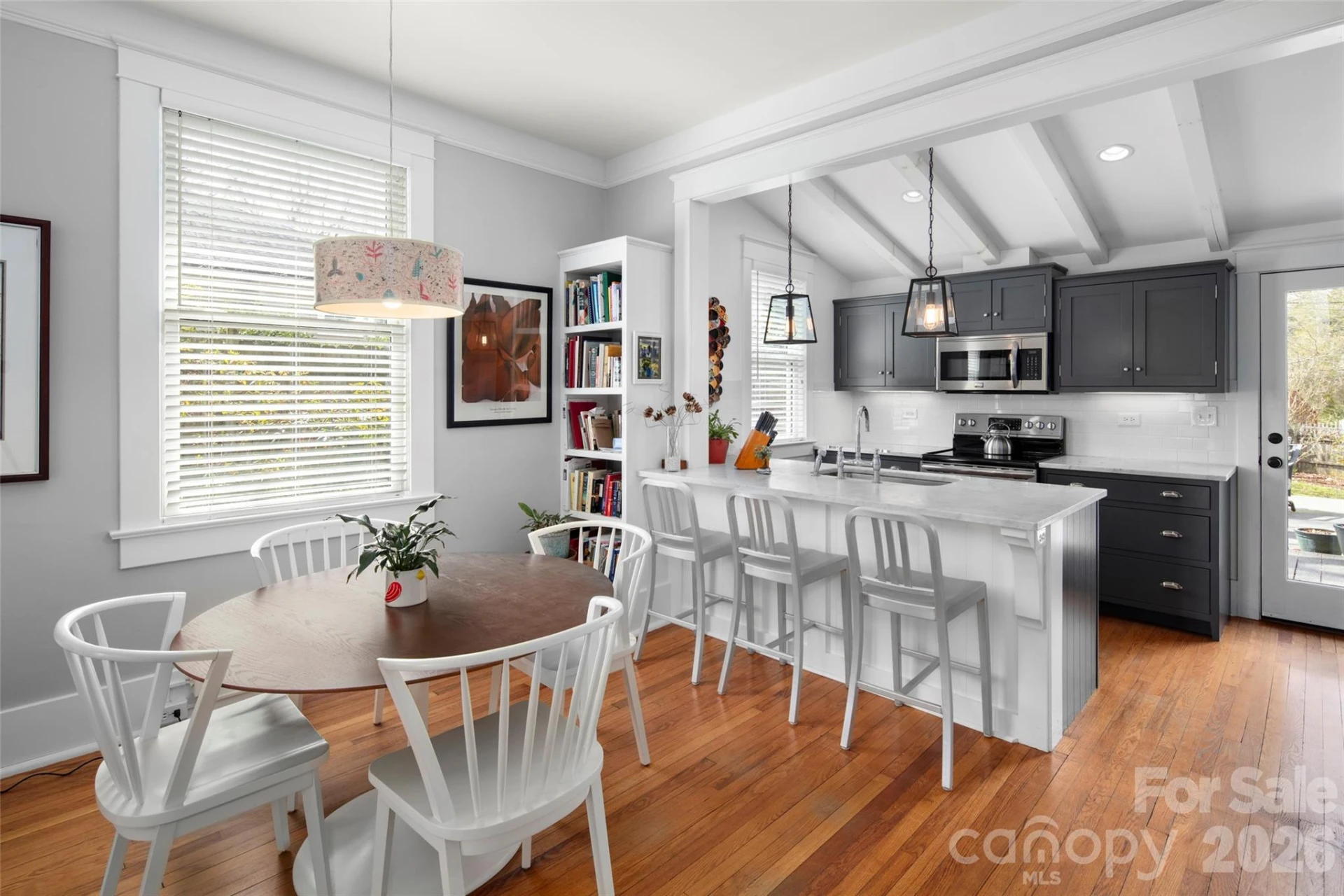 1717 Clairmont Drive - Photo 3