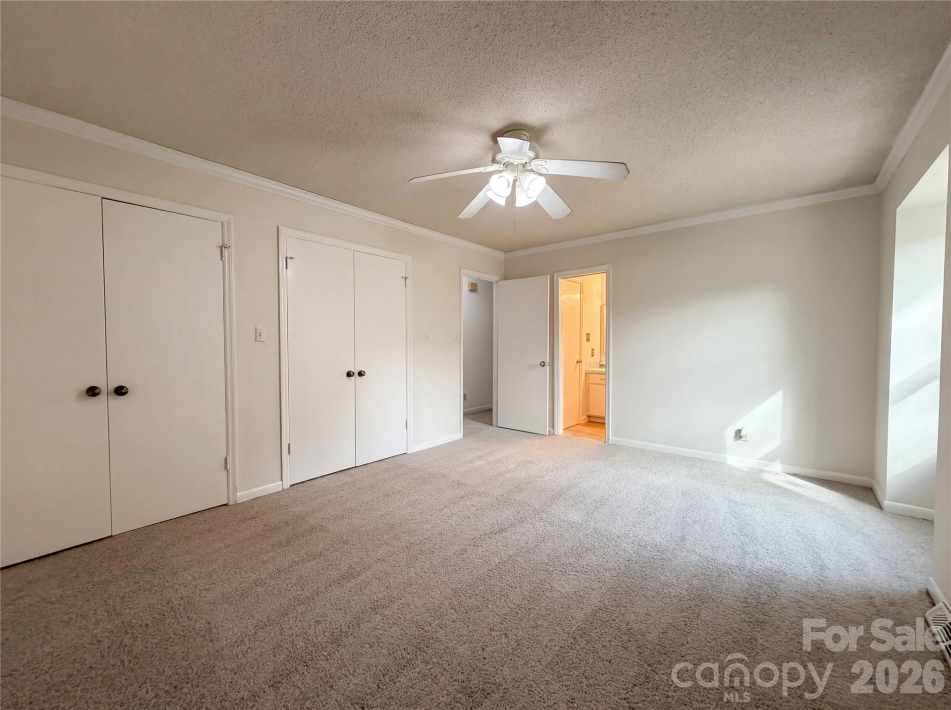 121 Pelham Lane - Photo 4