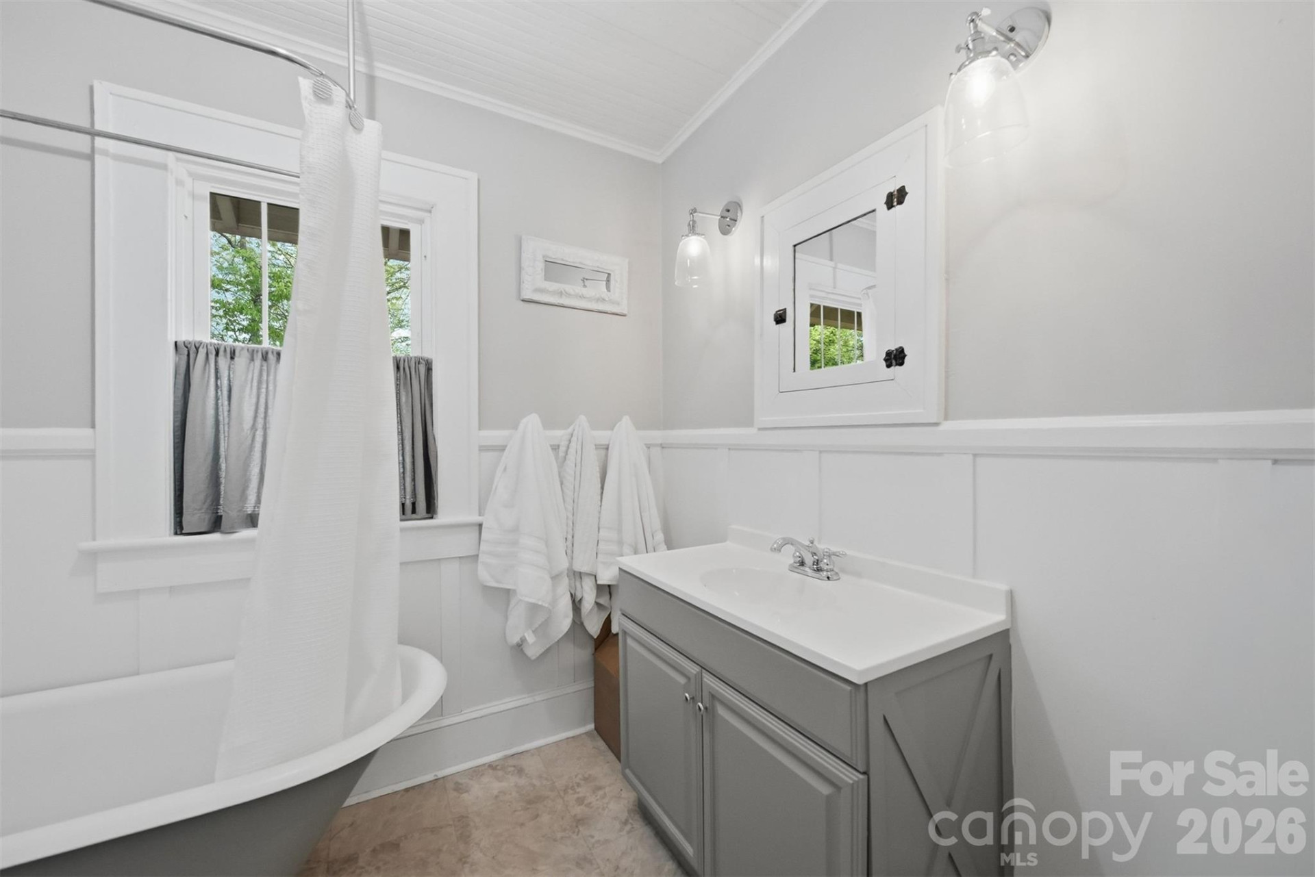 201 East Avenue - Photo 18