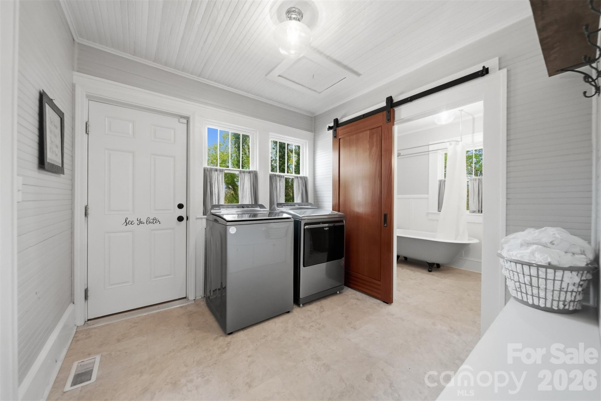 201 East Avenue - Photo 20