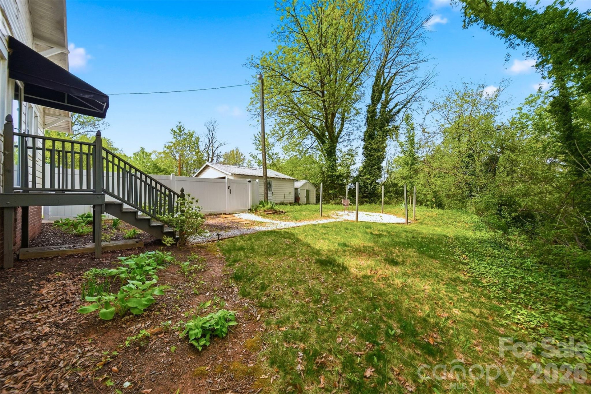 201 East Avenue - Photo 28