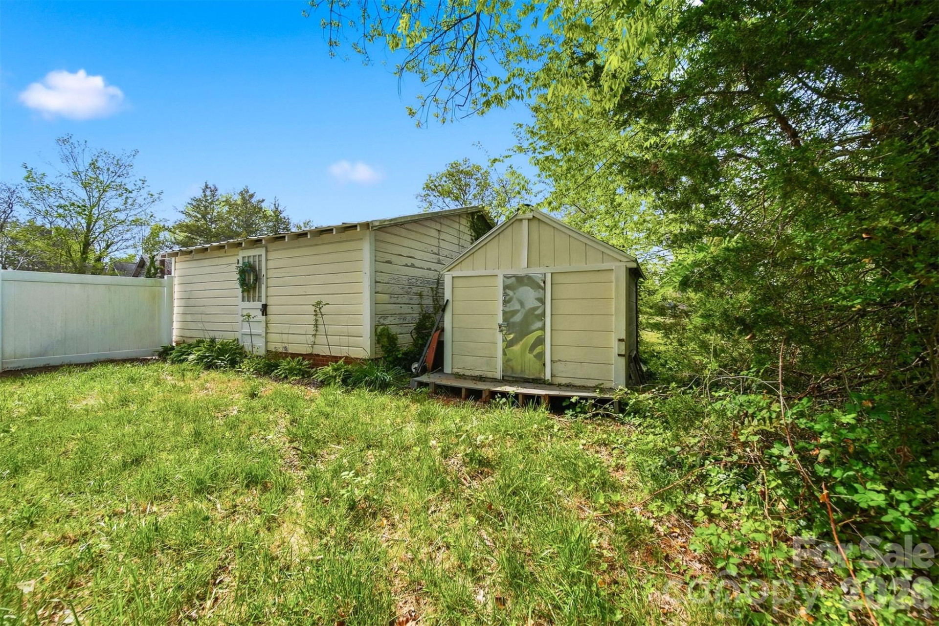 201 East Avenue - Photo 29