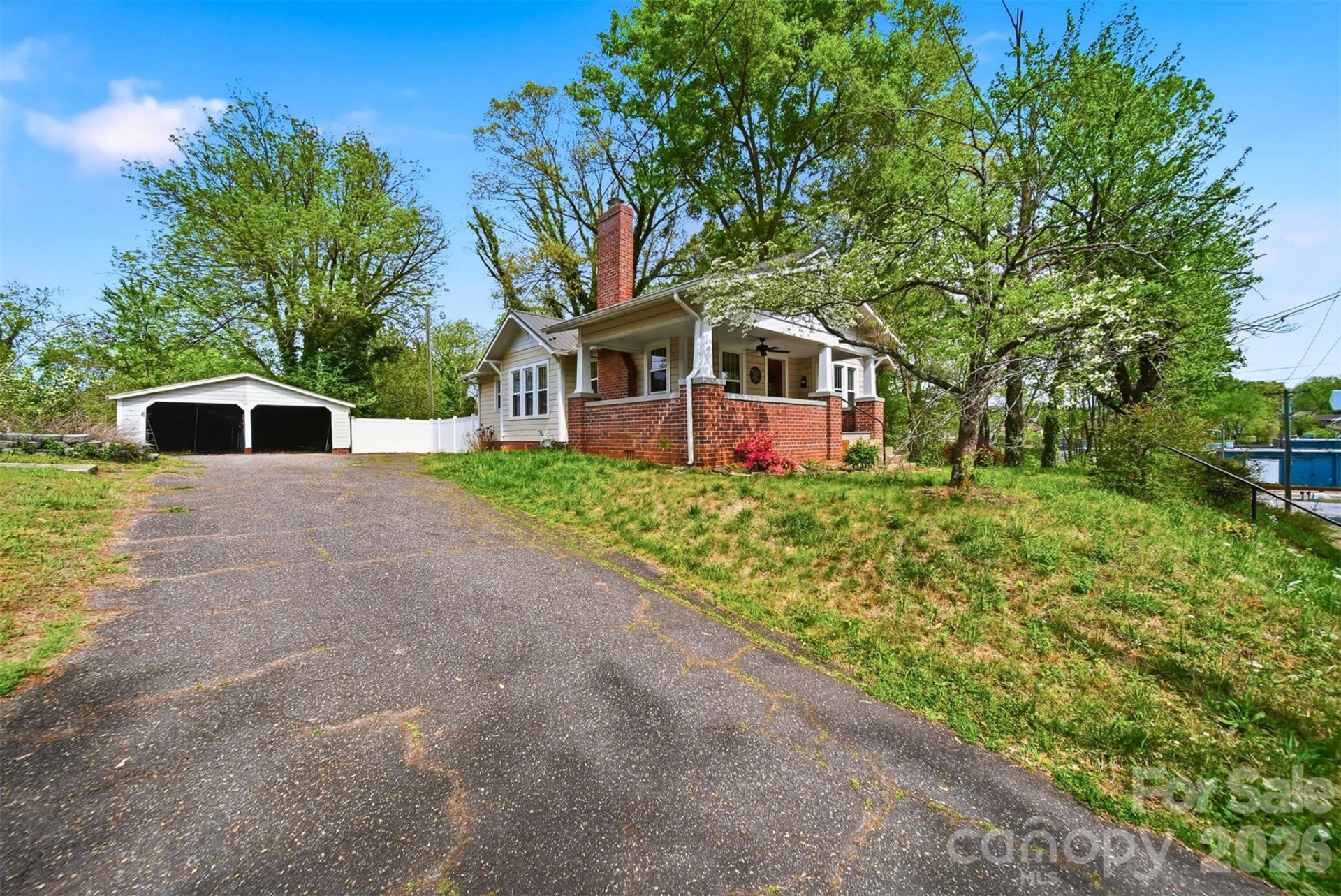 201 East Avenue - Photo 32