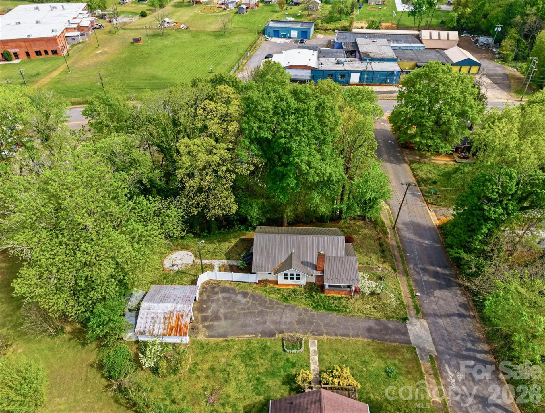 201 East Avenue - Photo 33