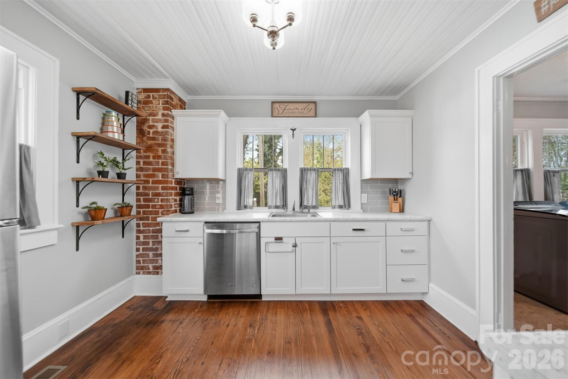 201 East Avenue - Photo 10