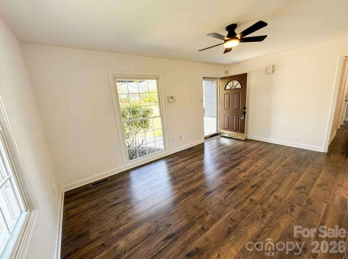1423 Chelveston Drive - Photo 5