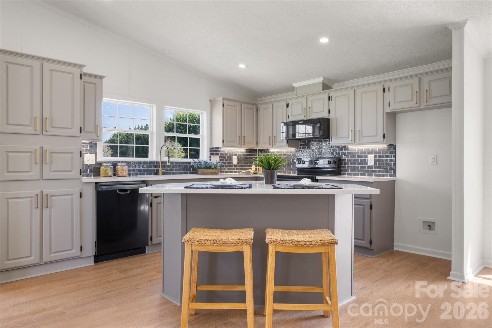 161 Baxter Way - Photo 2