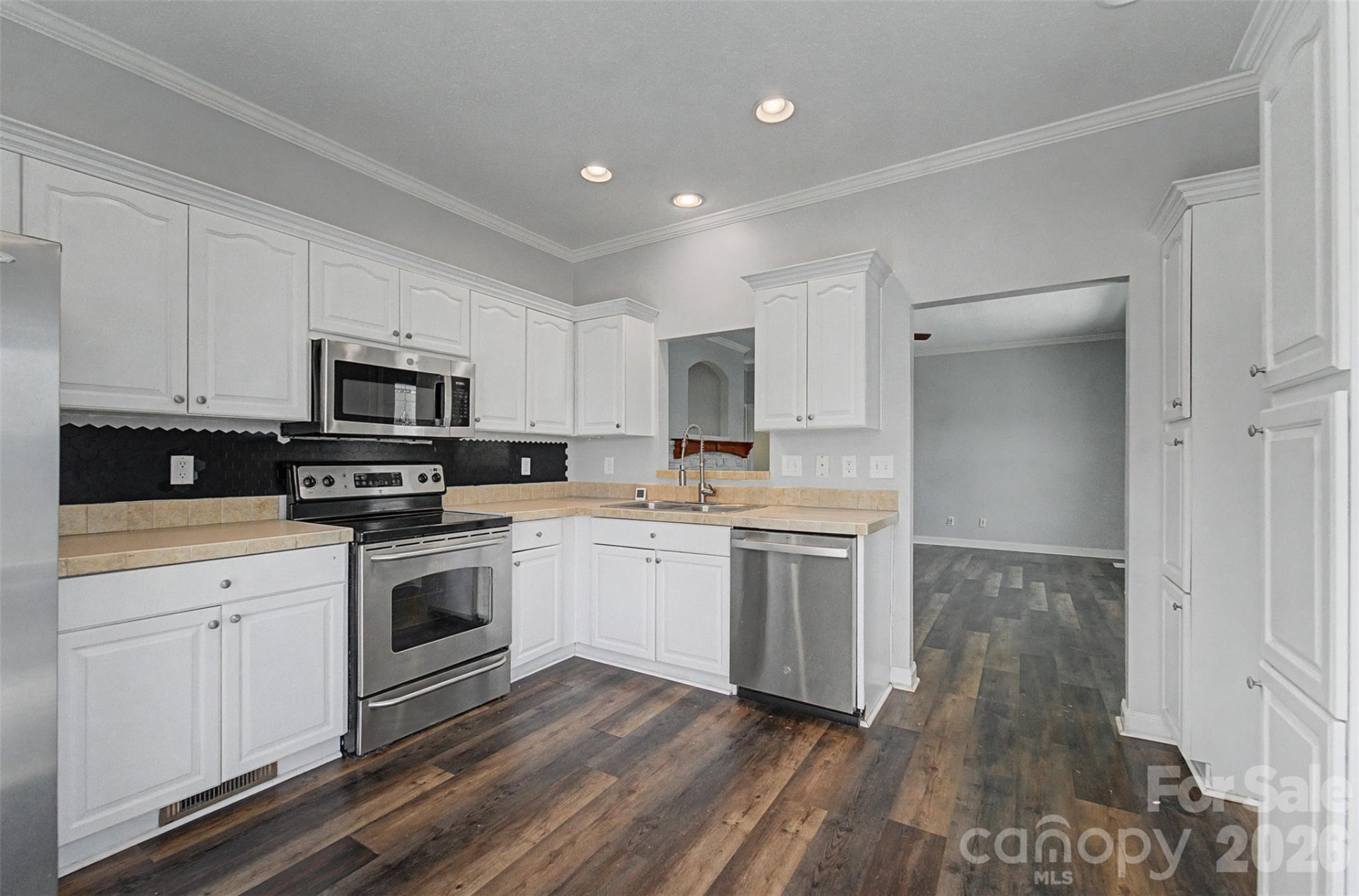 138 Elm Street - Photo 13