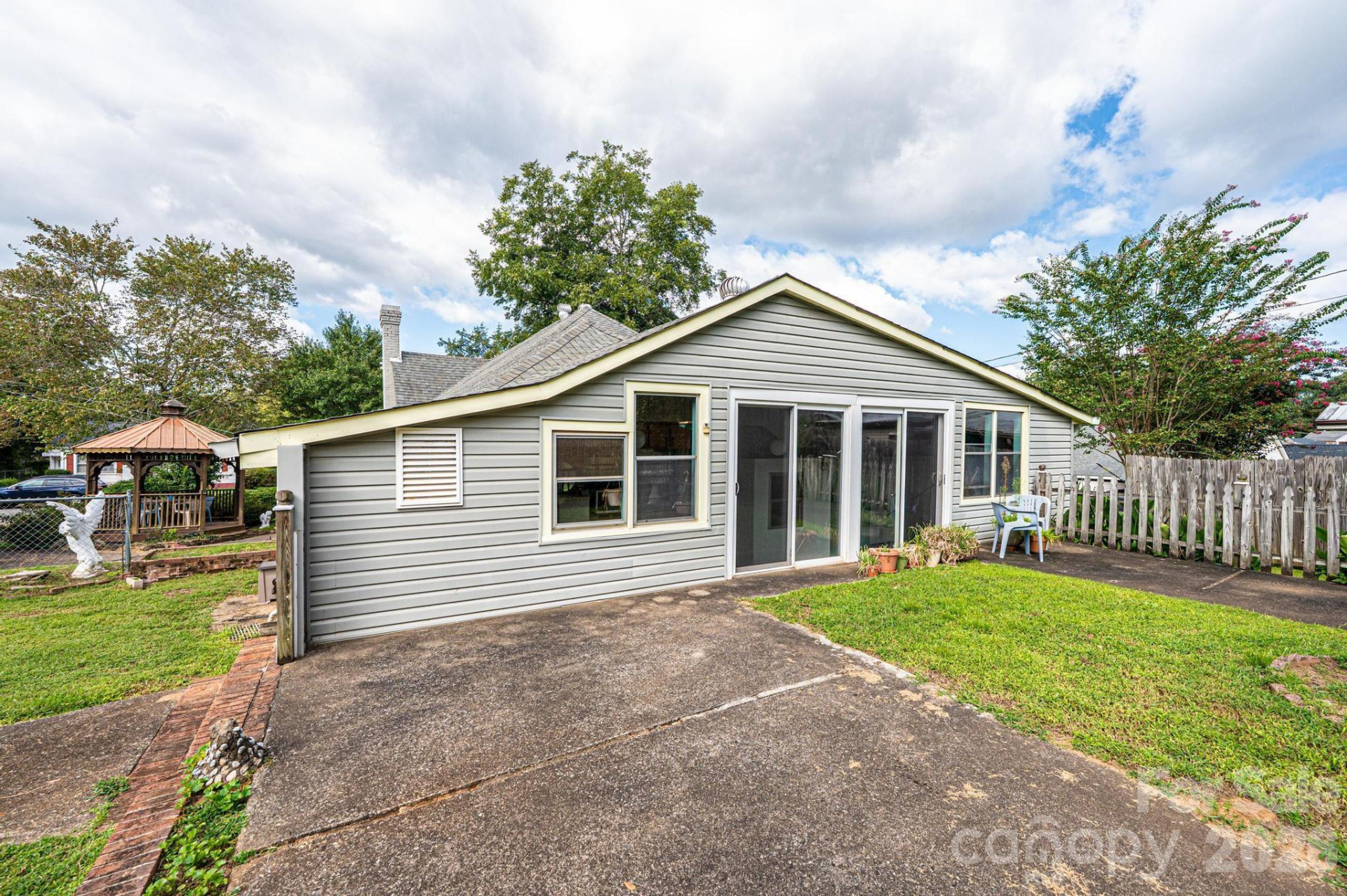 335 Harmon Street - Photo 37