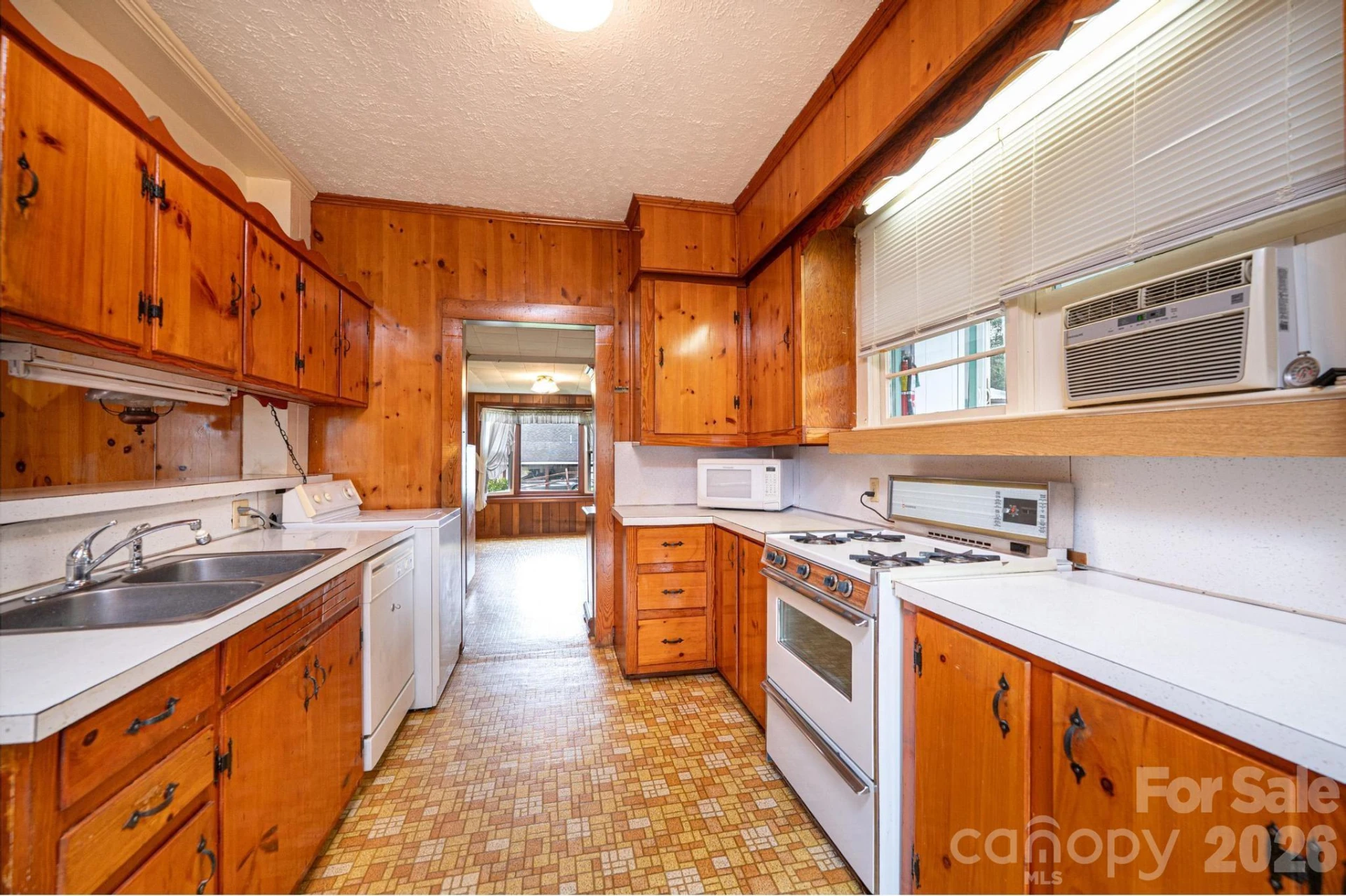 335 Harmon Street - Photo 9