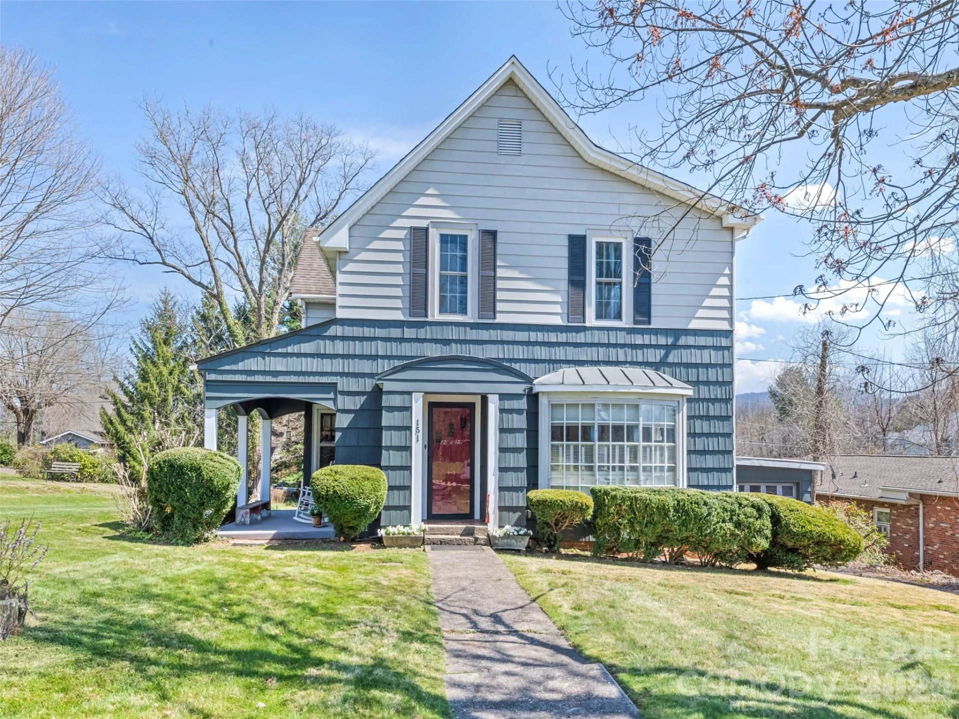 151 Hampton Heights