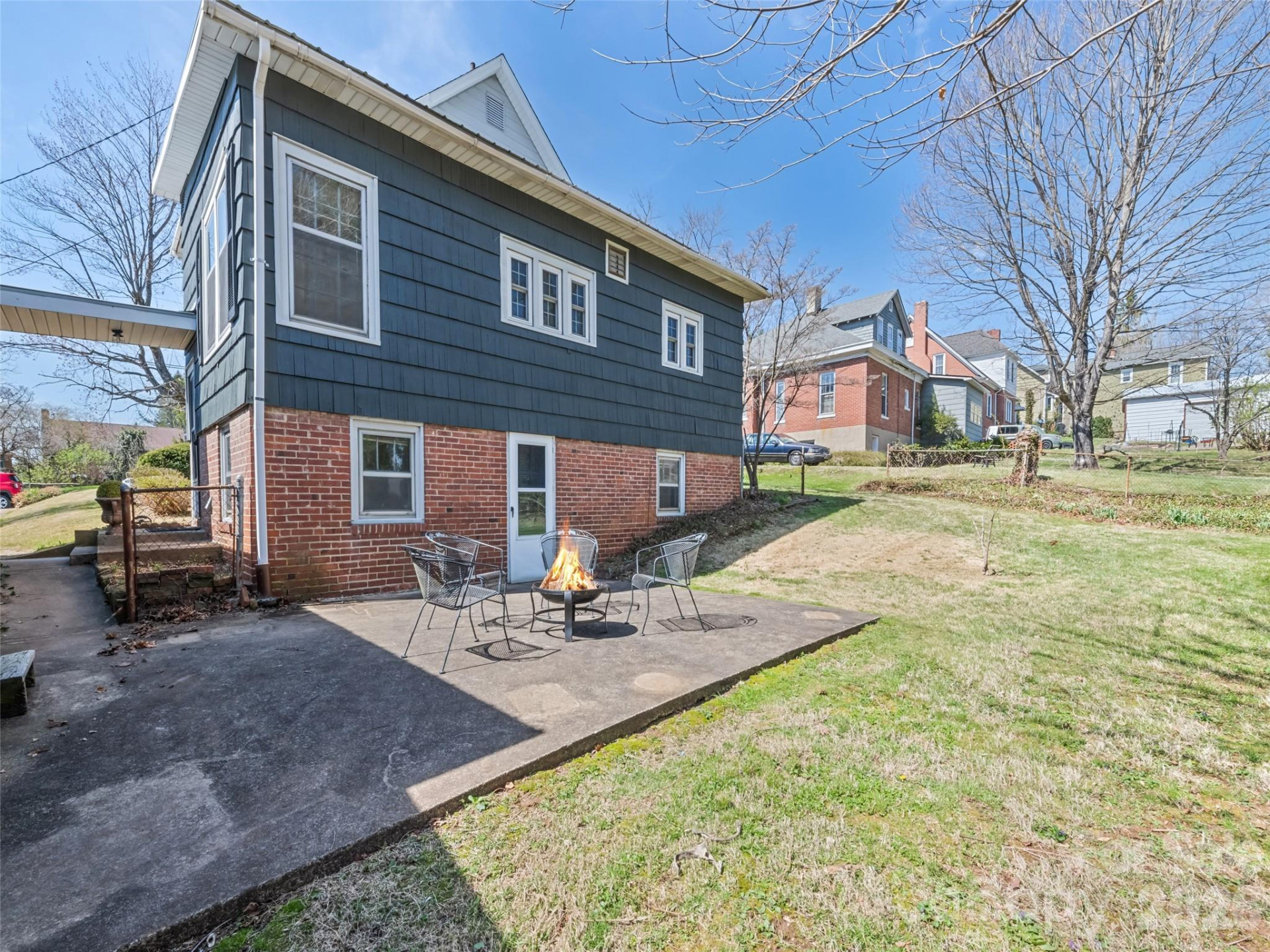 151 Hampton Heights - Photo 5