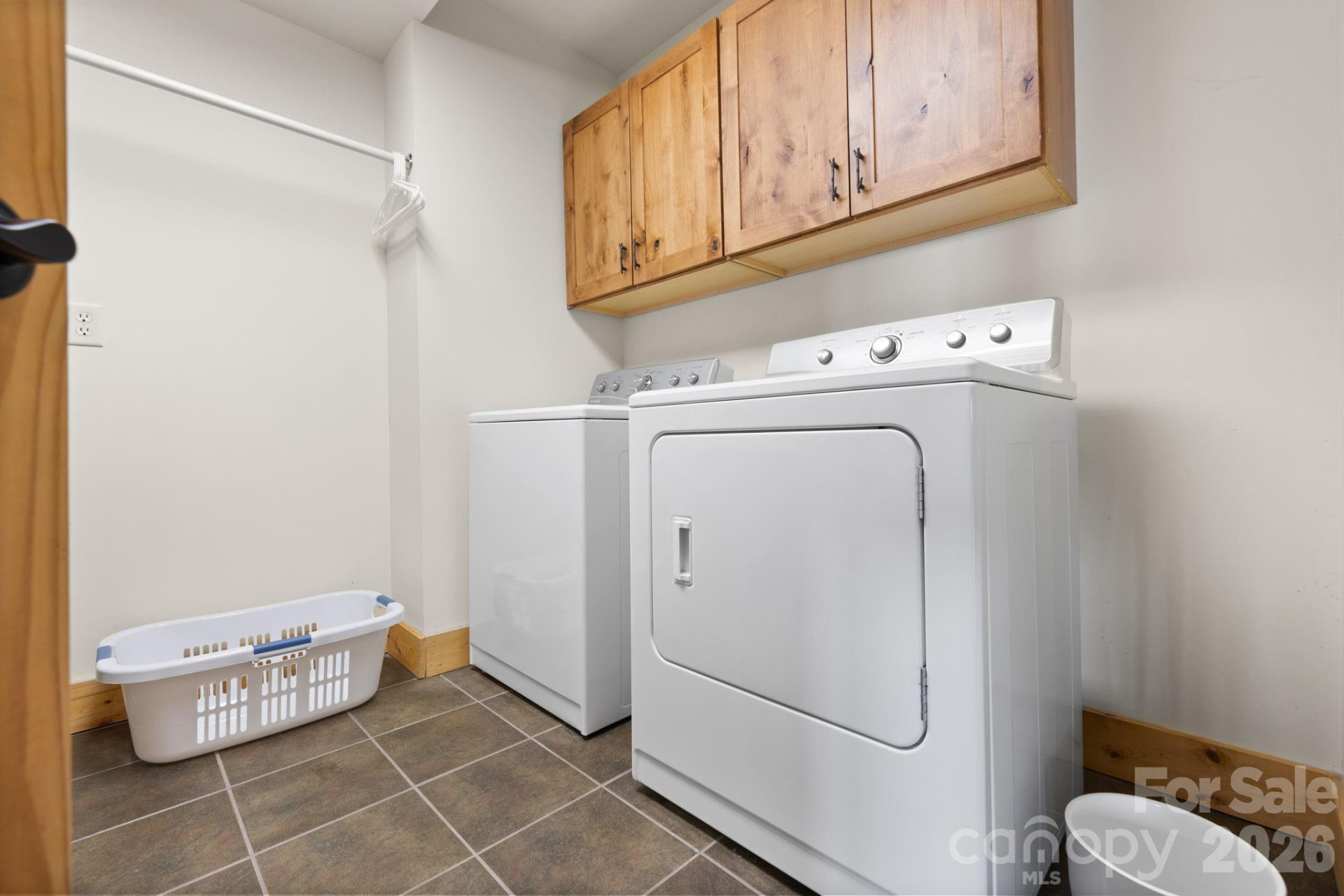 277 Kestrel Court - Photo 32