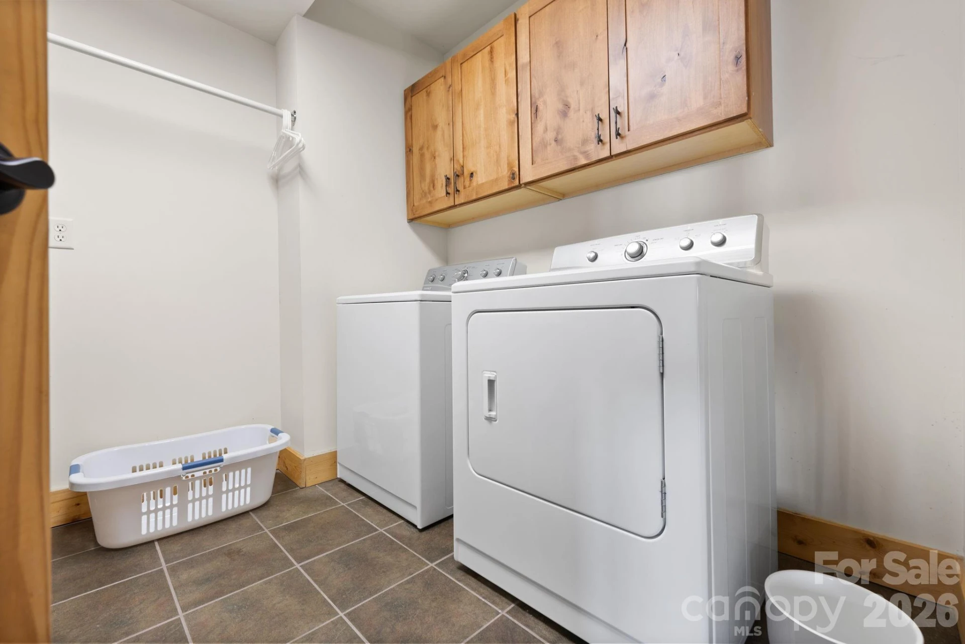 277 Kestrel Court - Photo 32