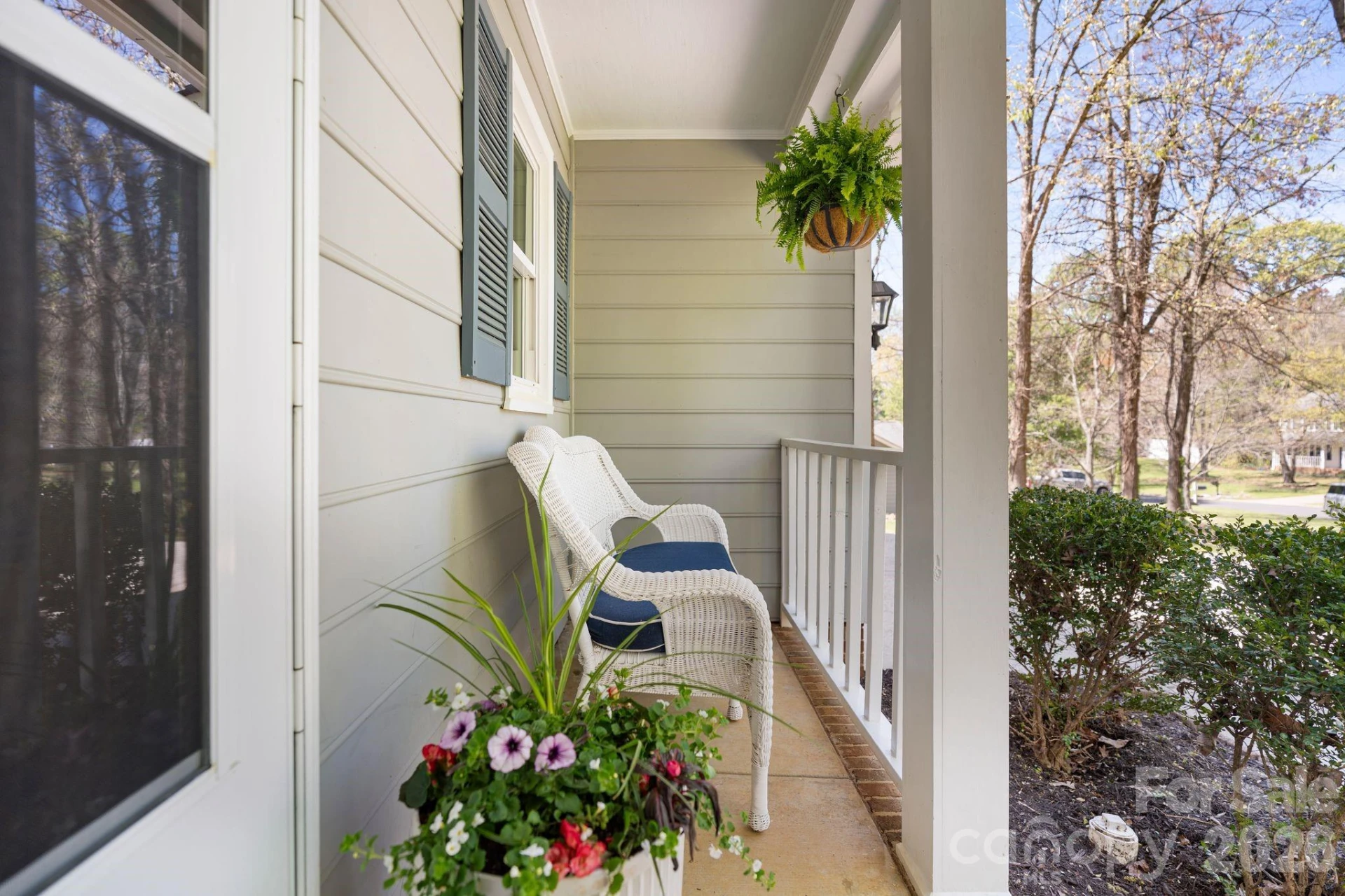 110 Steuben Drive - Photo 2