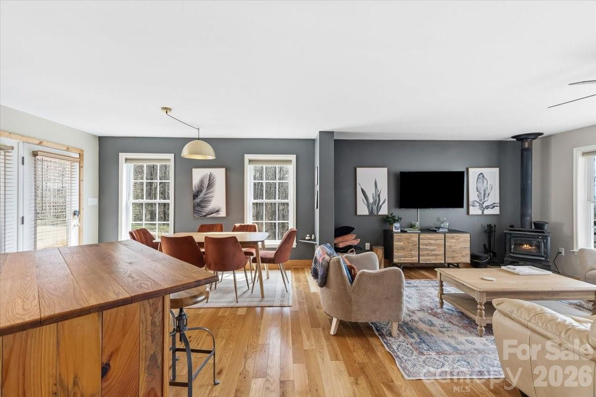 1045 Upward Way - Photo 2