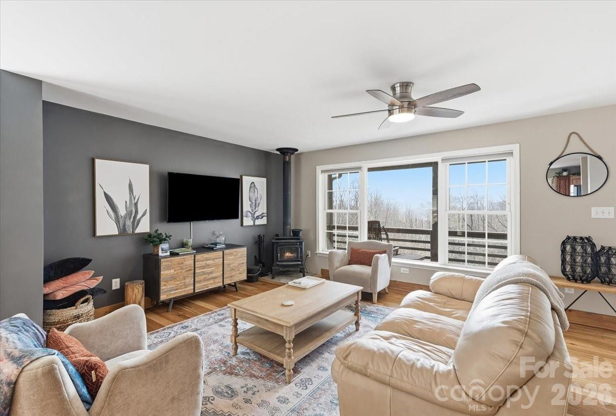 1045 Upward Way - Photo 3