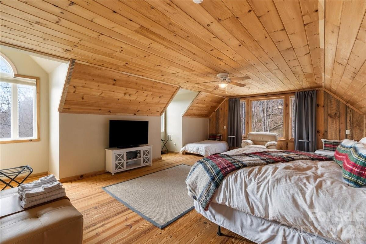 1045 Upward Way - Photo 22