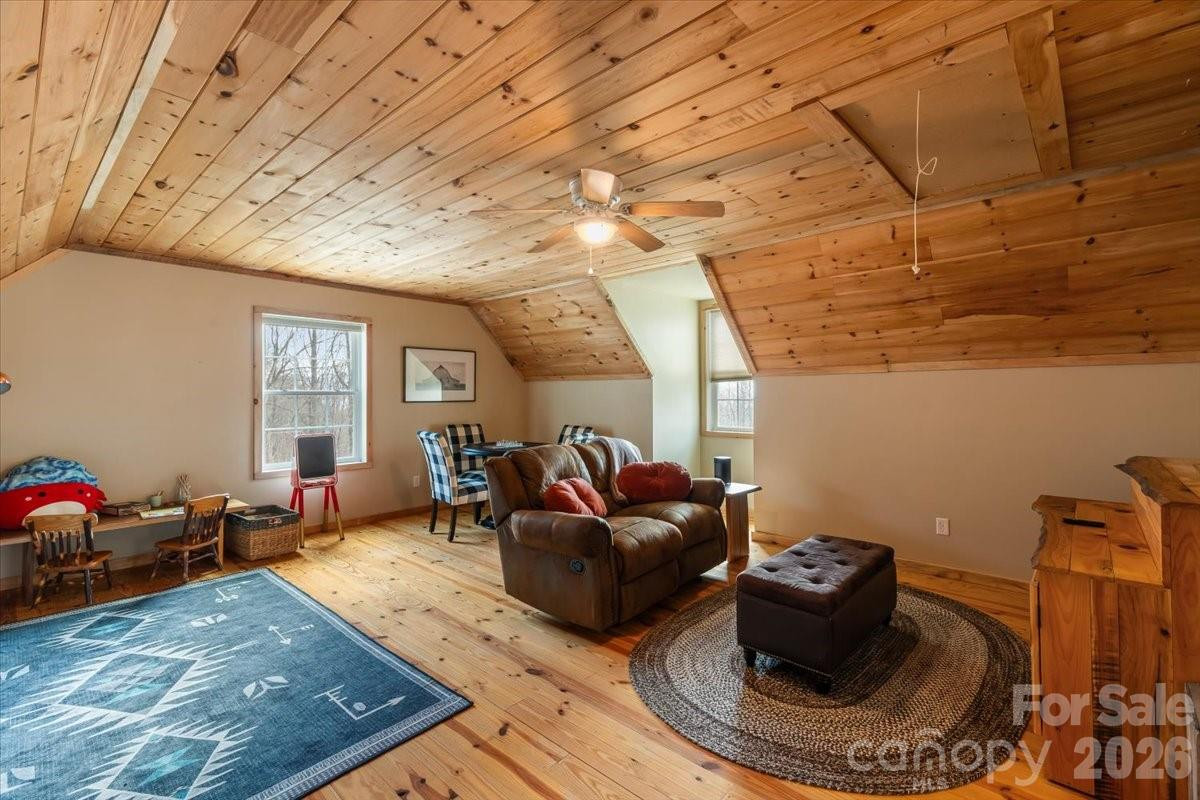 1045 Upward Way - Photo 27