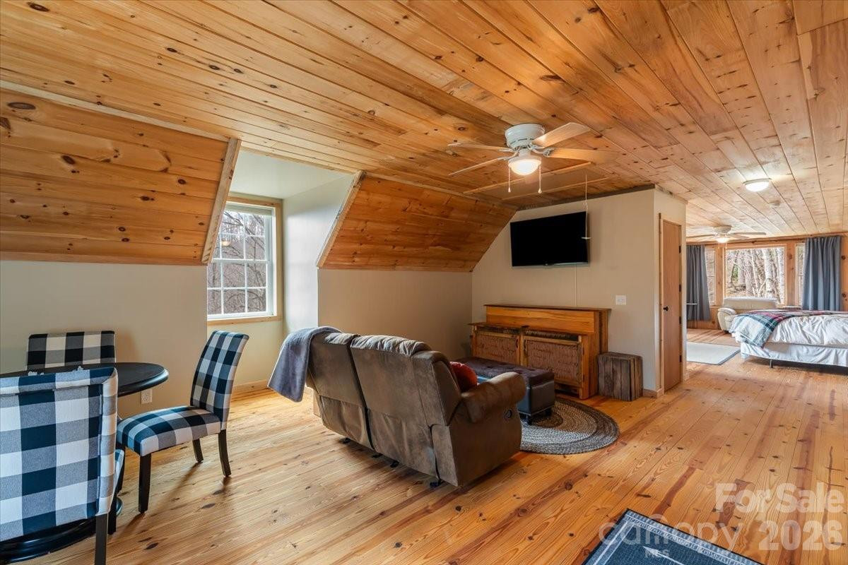 1045 Upward Way - Photo 28