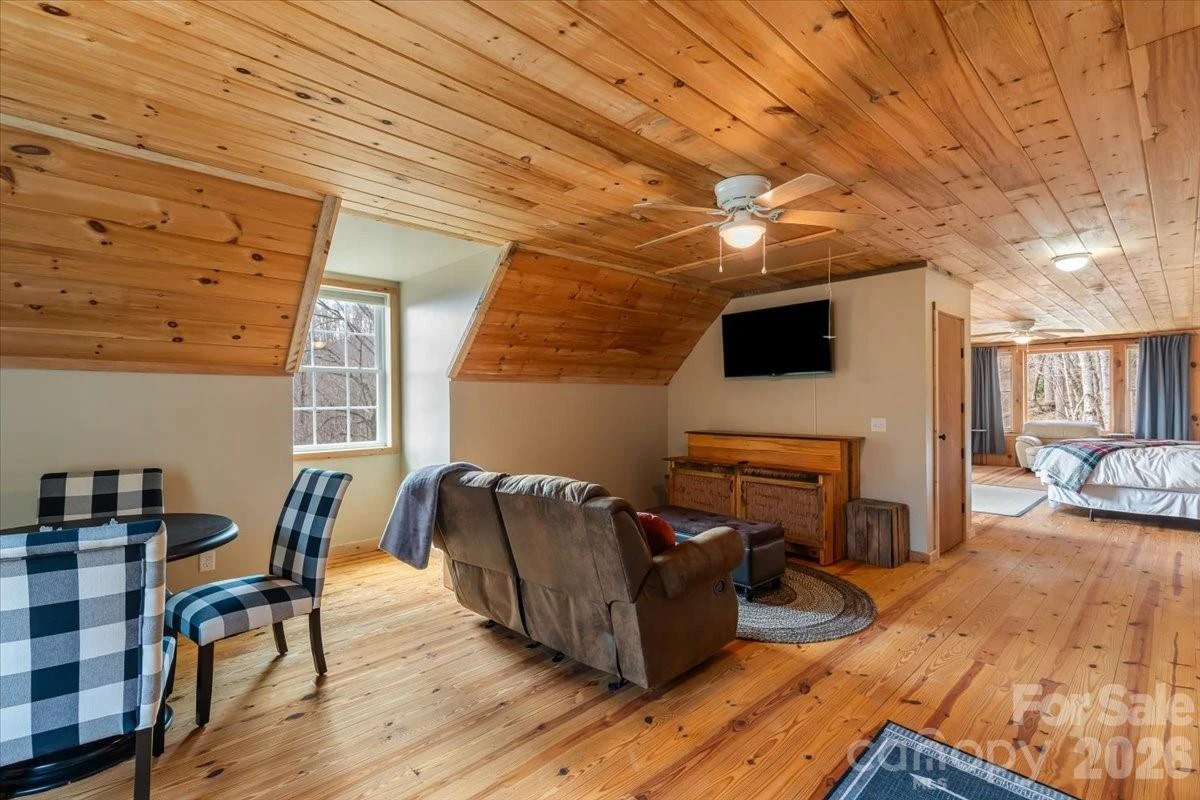 1045 Upward Way - Photo 28