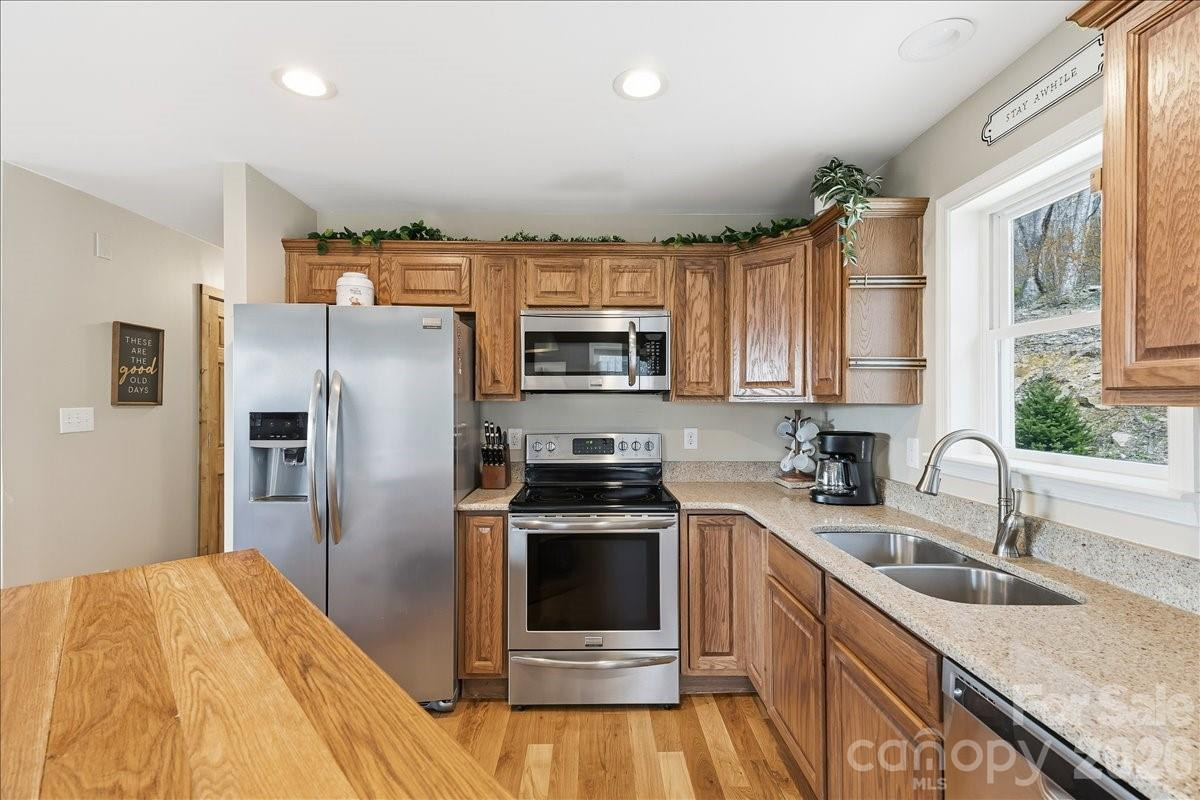 1045 Upward Way - Photo 34