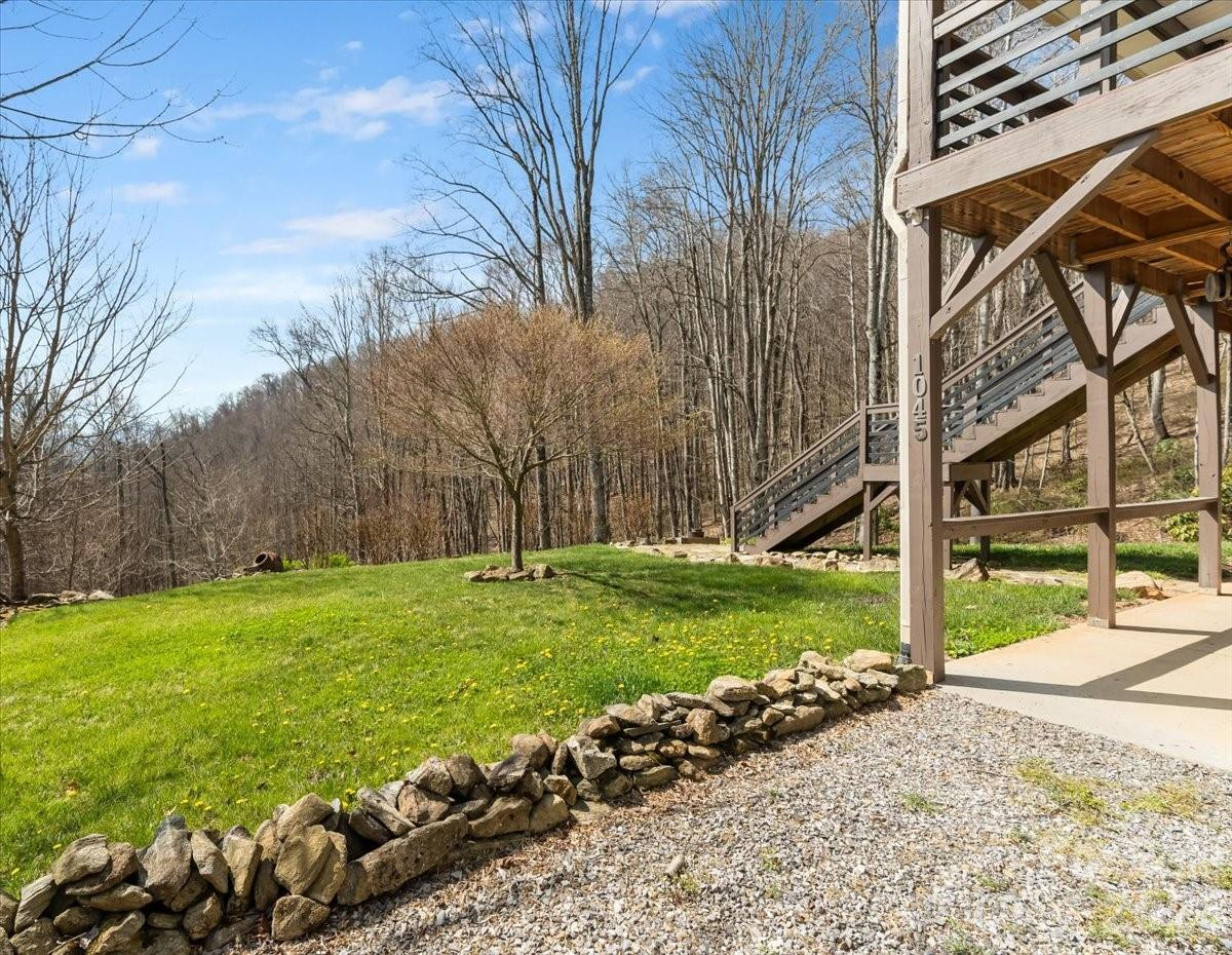 1045 Upward Way - Photo 39