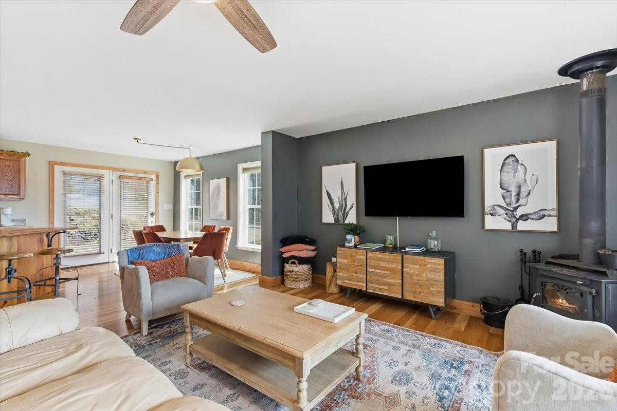 1045 Upward Way - Photo 5