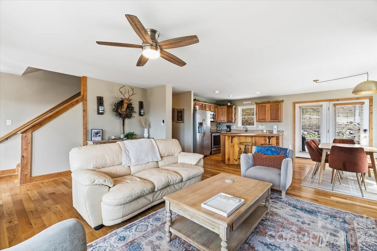 1045 Upward Way - Photo 6