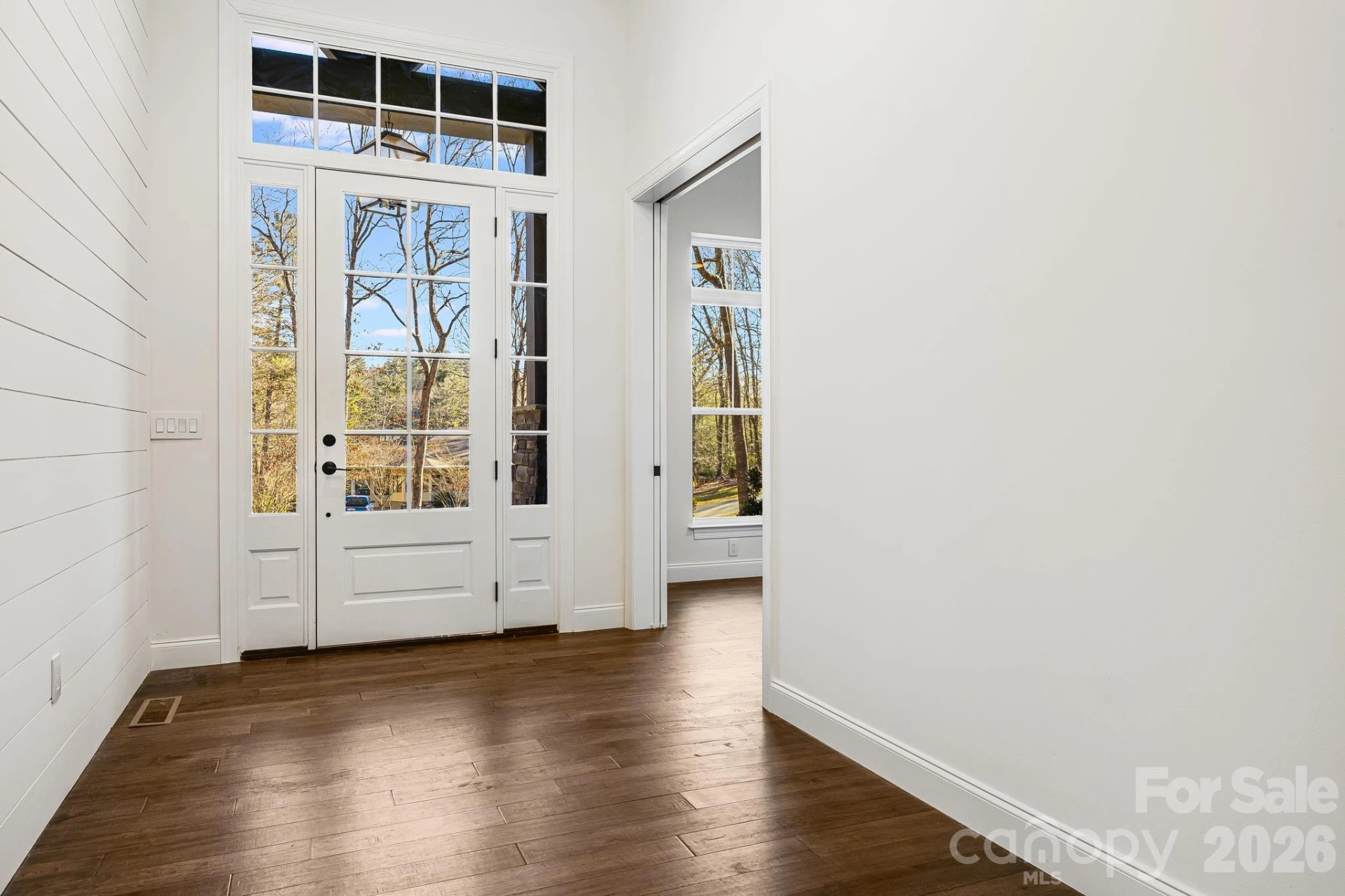 202 Lakeshore Drive - Photo 4