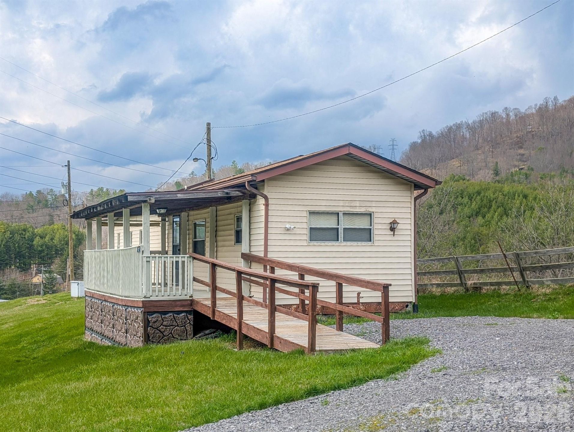 107 Mockingbird Lane - Photo 2