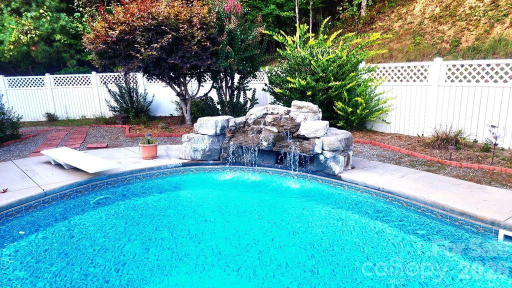 112 Hawks Nest Ridge - Photo 4