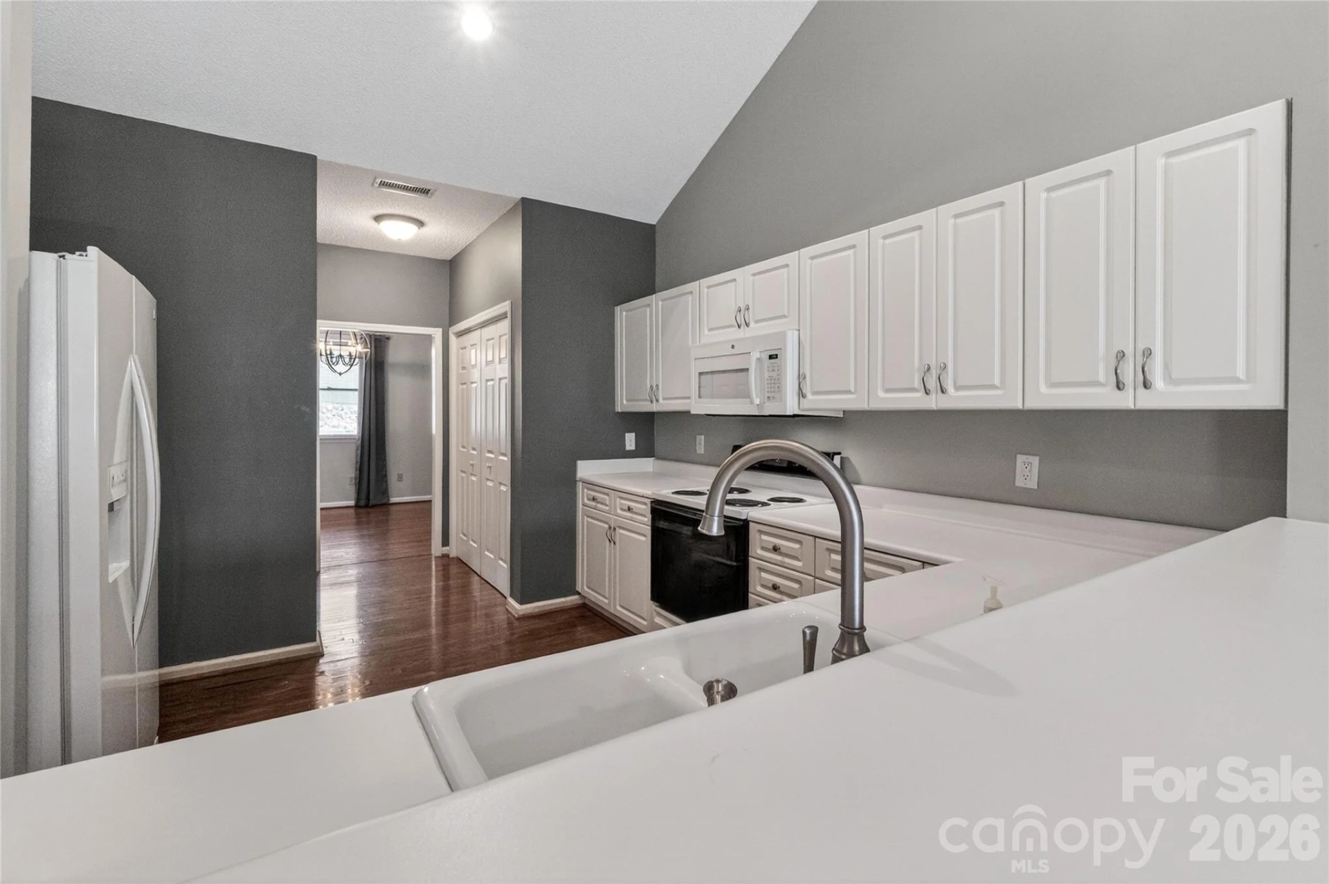 19830 Oak Leaf Circle - Photo 11