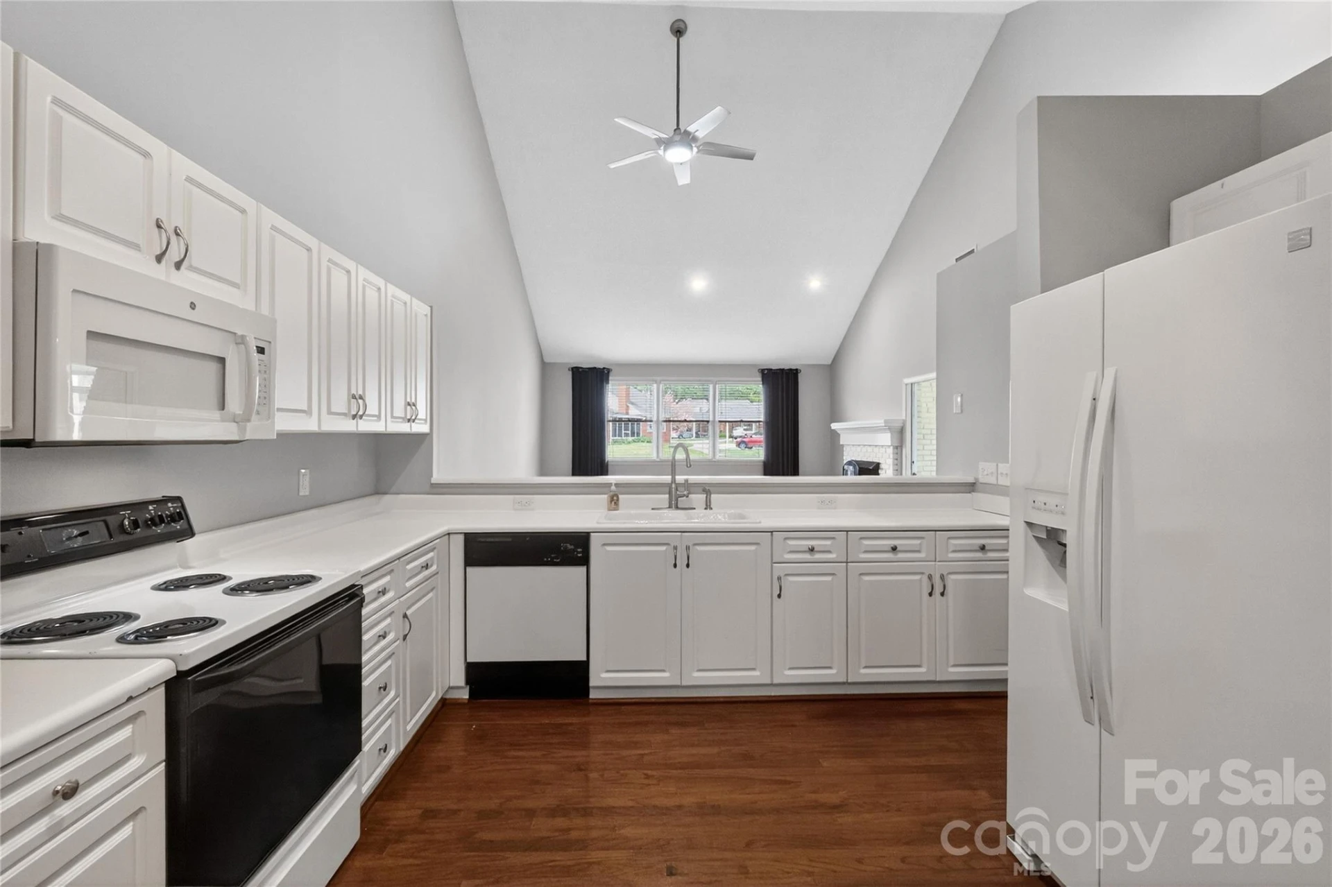 19830 Oak Leaf Circle - Photo 15