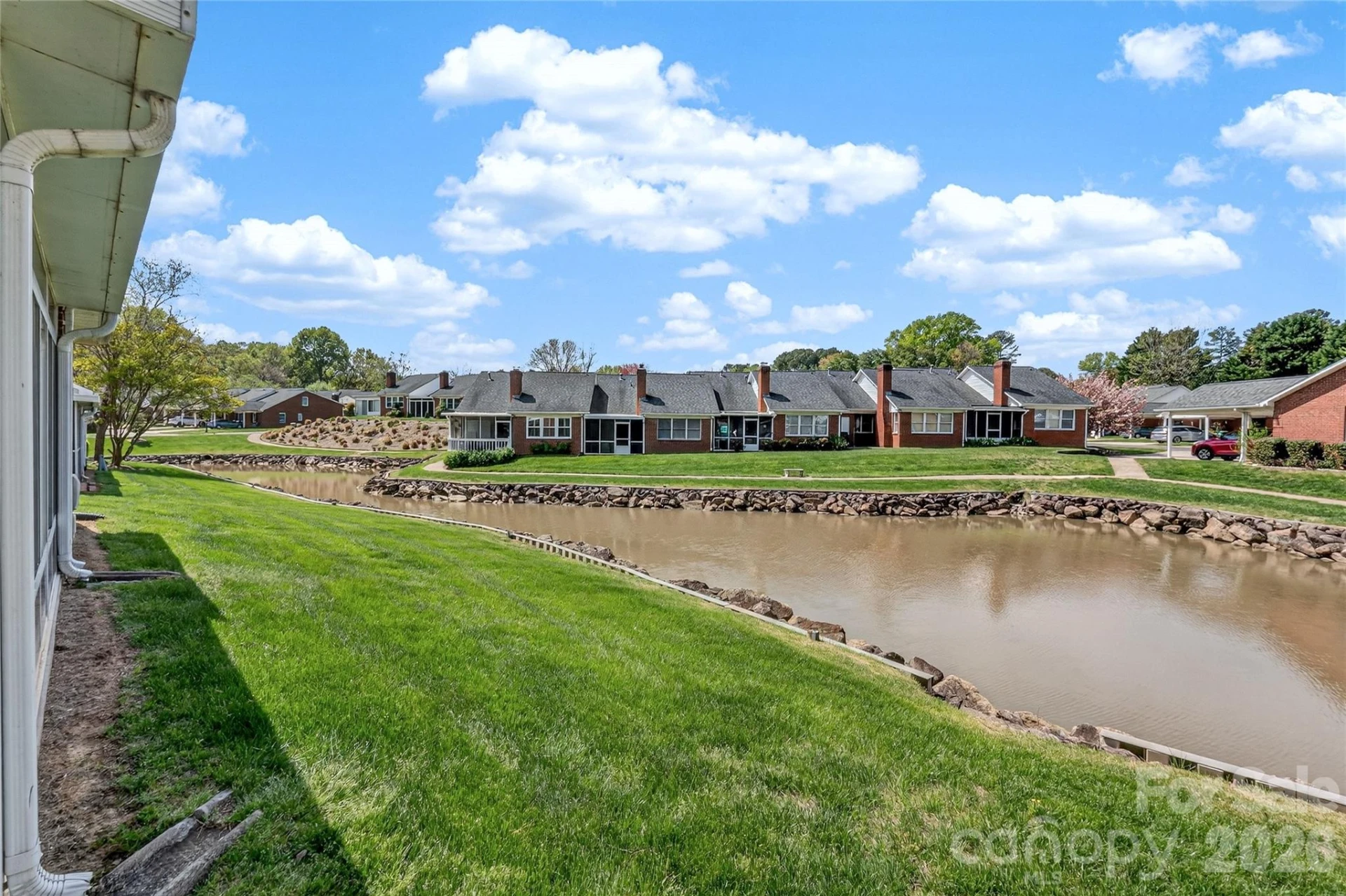 19830 Oak Leaf Circle - Photo 34