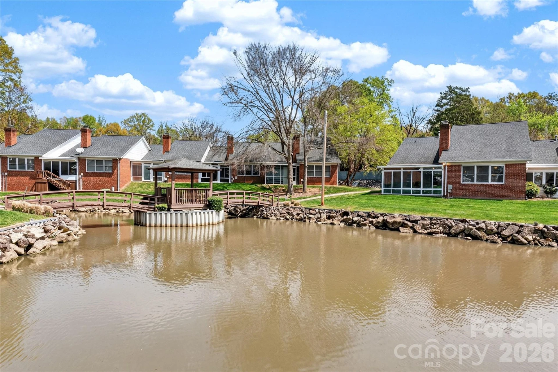 19830 Oak Leaf Circle - Photo 35