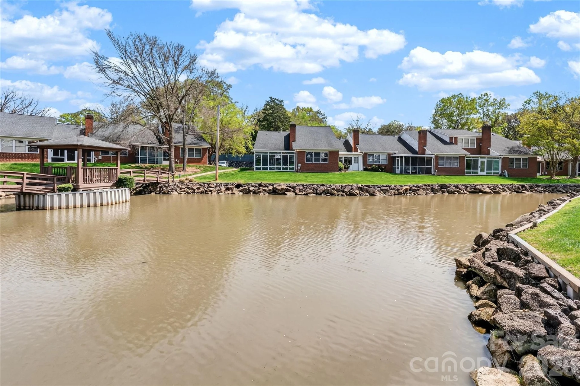 19830 Oak Leaf Circle - Photo 37