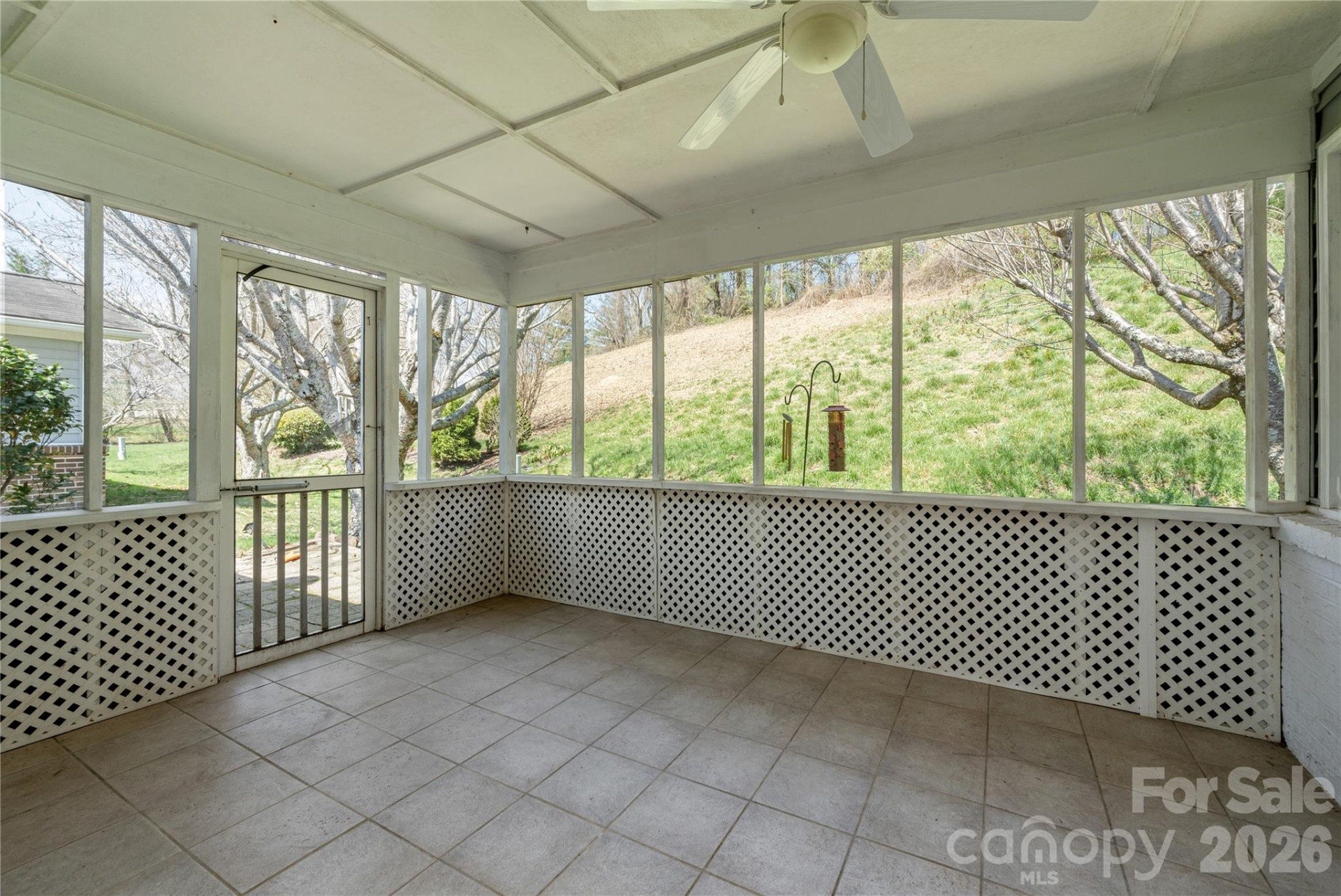 176 Derbyshire Drive - Photo 11