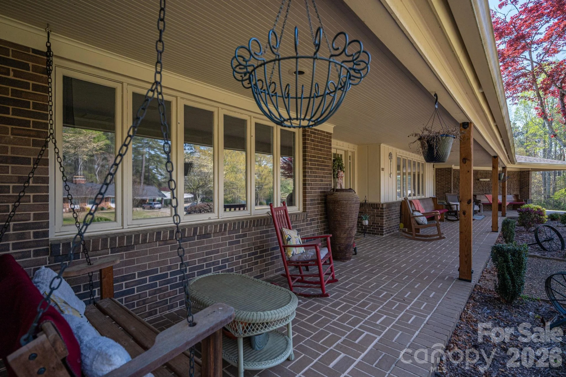 107 Lakeside Drive - Photo 2