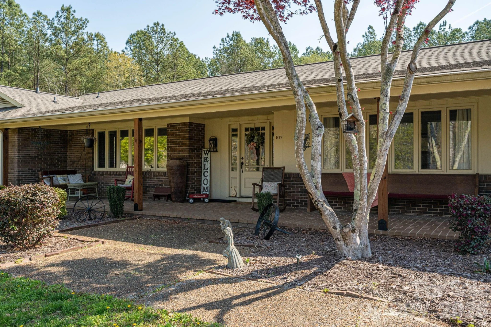 107 Lakeside Drive - Photo 4