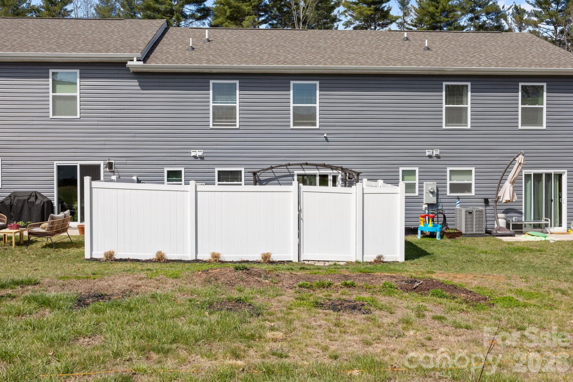 83 Malcolm Court - Photo 27