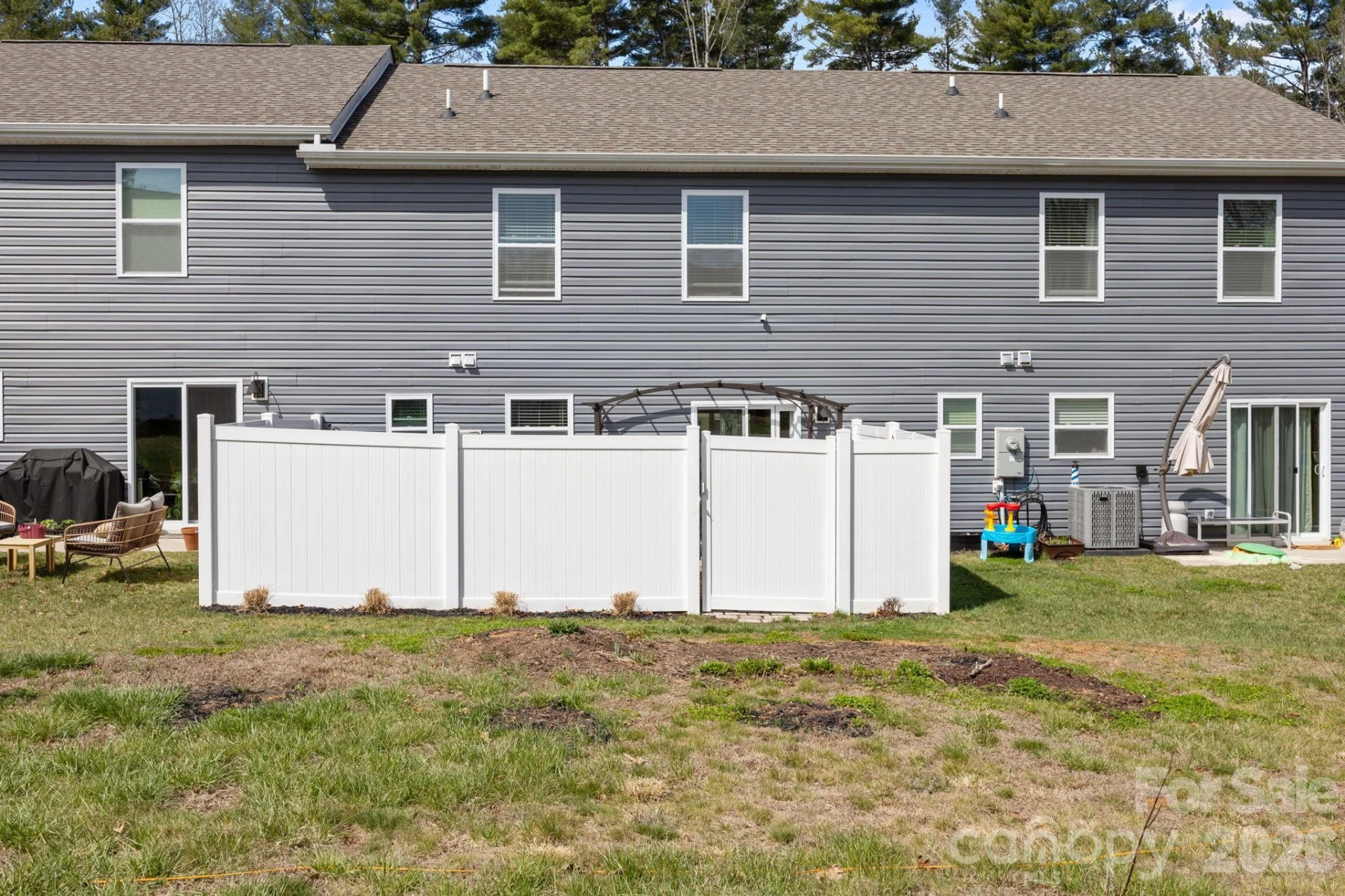 83 Malcolm Court - Photo 27