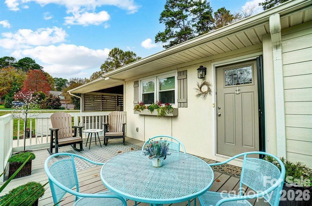 9542 Riviera Drive - Photo 4
