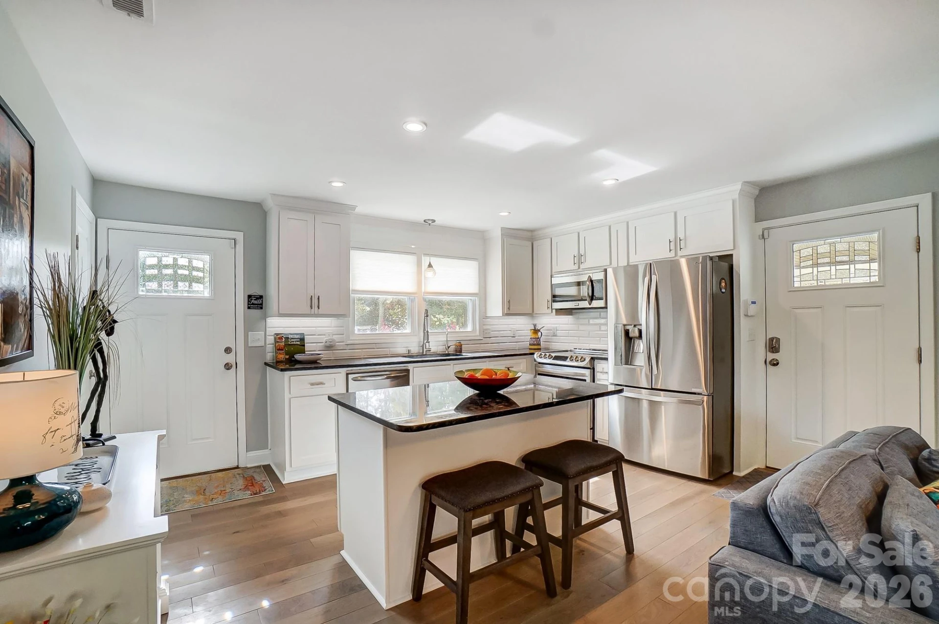 9542 Riviera Drive - Photo 7