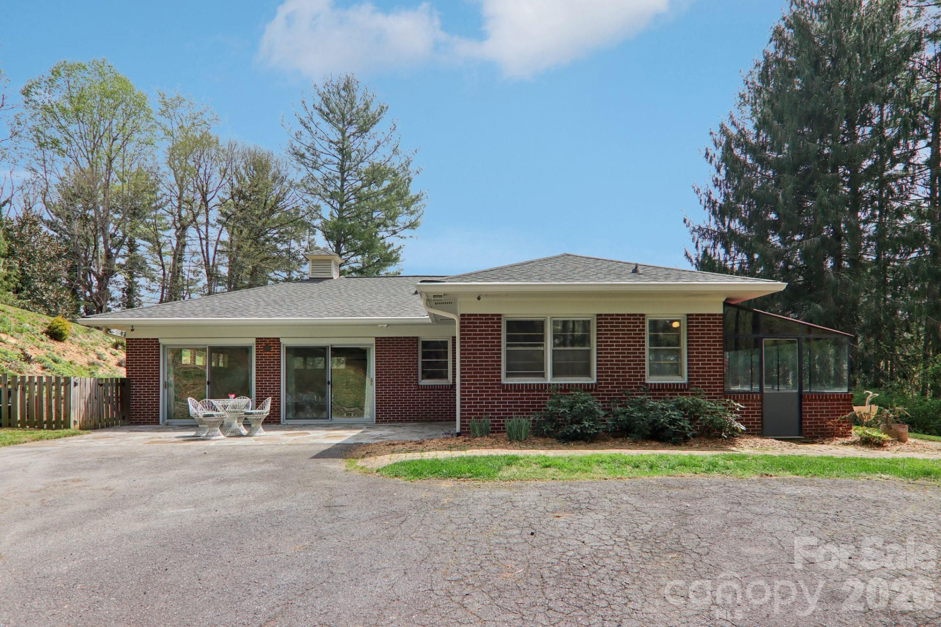 80 Sunset Drive - Photo 2