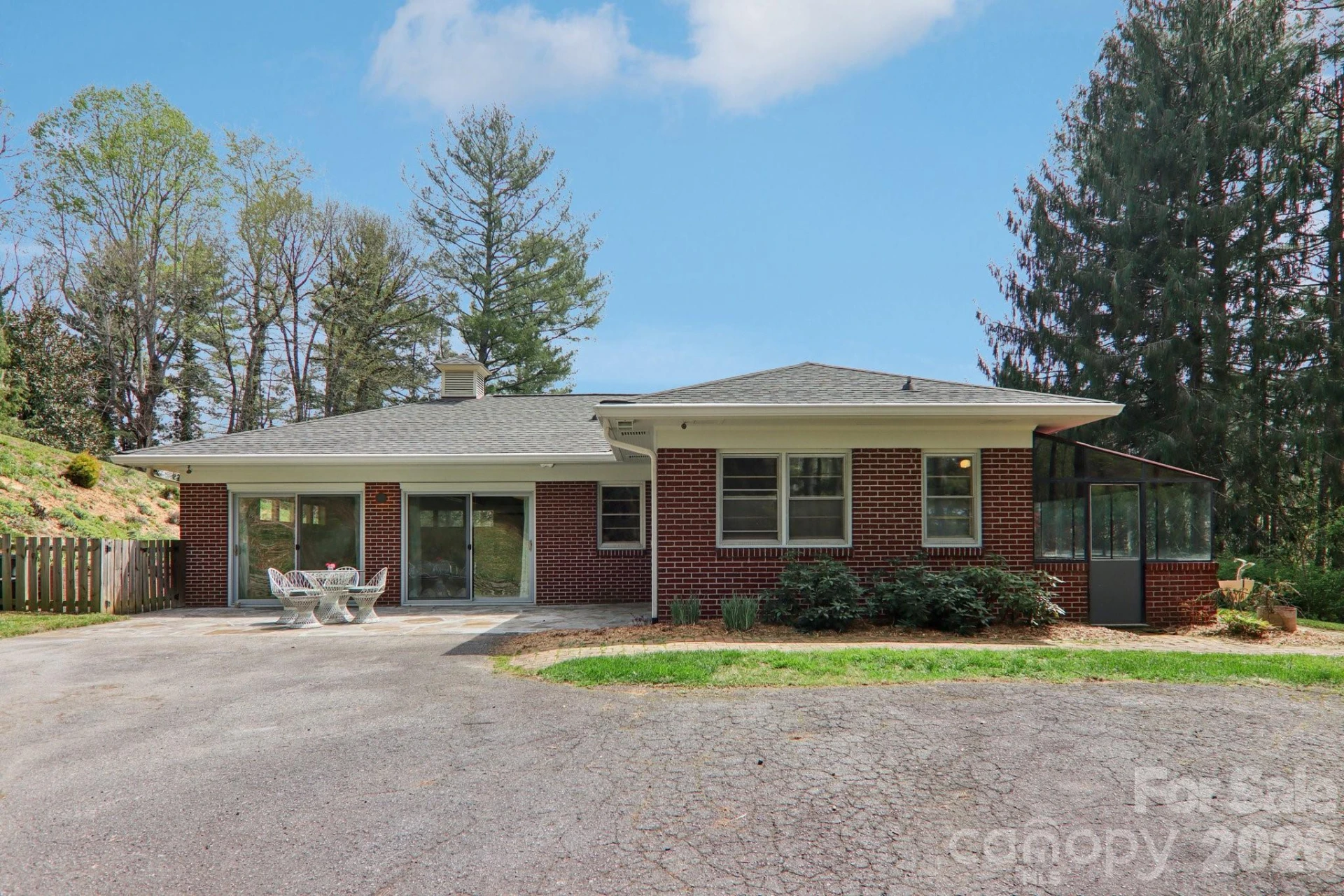 80 Sunset Drive - Photo 2