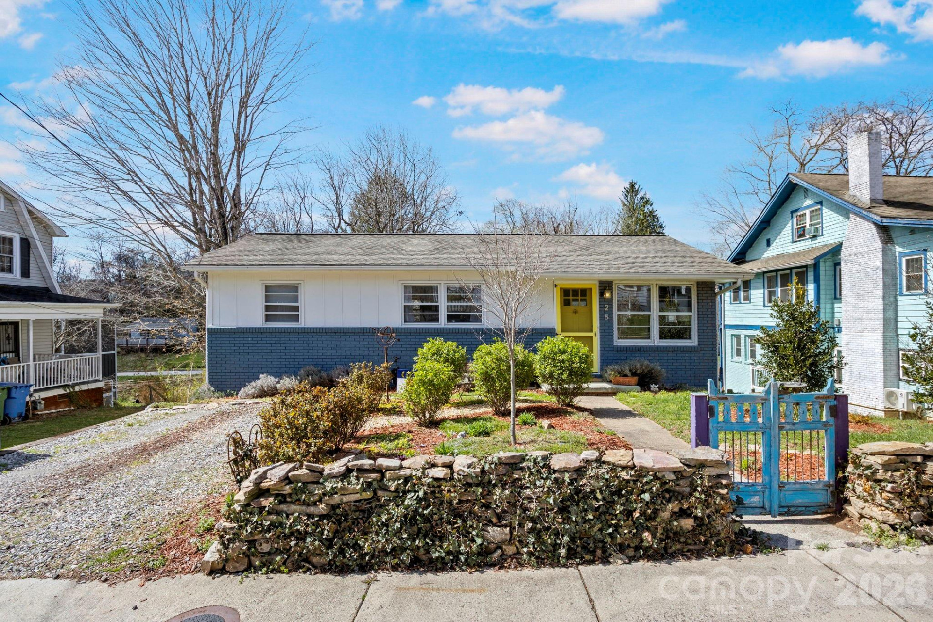 25 Ridgelawn Road