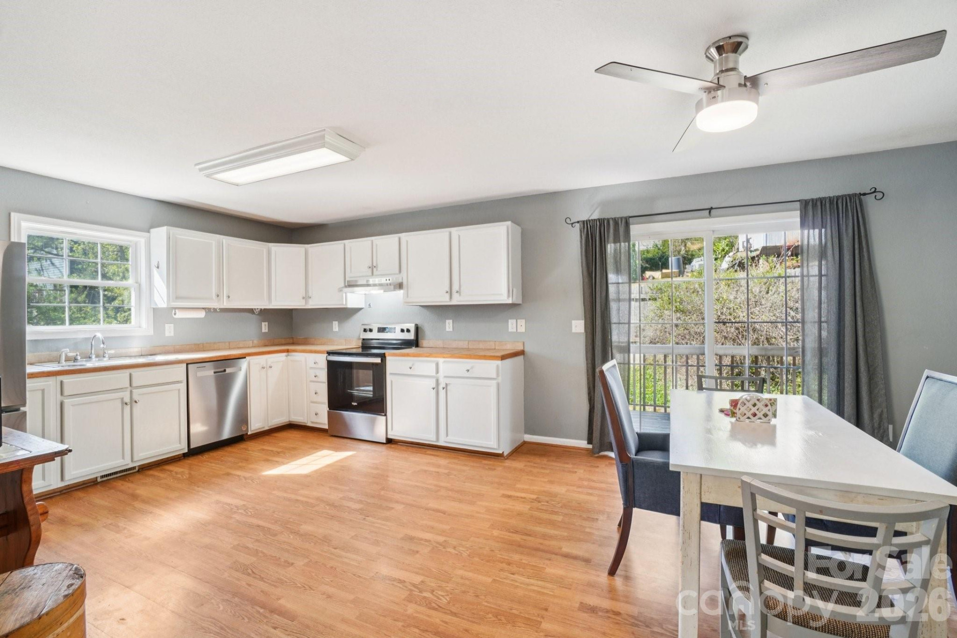 153 Hudson Street - Photo 12